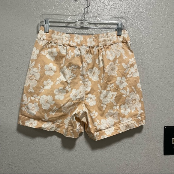 Jachs Girlfriend Women’s Floral Peach Shorts Size Small - Picture 3 of 4